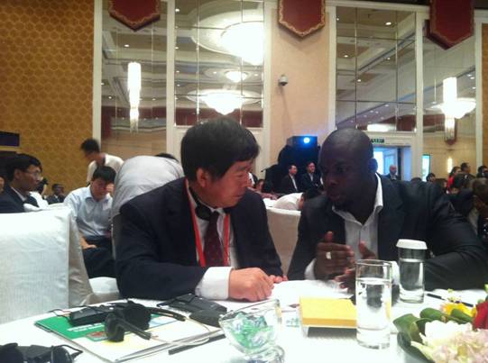 �Ϸ�EDILSONDIAS�������������о�Ա̽�ַ��ޱ�����ֲ���