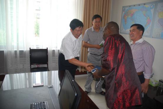 �Ͳ�ũ��Ժ�������ֹ��ҹ�������ҵר��ִ��ר��������Ժ������������Kennedy����һ��Ǣ̸�����������