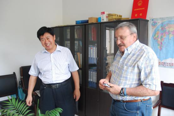 ��Ժ�������ֹ��ҹ�������ҵר��ִ��ר��������Ժ�����黶ӭ����͢CARLOS B. BANCHERO��������Ժ�������ҵ��