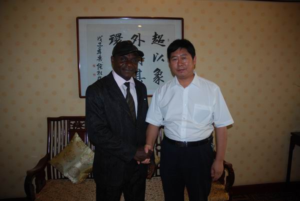 ������������˹������Դ���޹�˾Emesiobi Kennedy Obinna ��������ԺǢ̸ҵ��